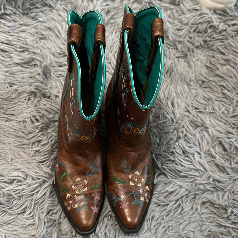 Smokey Mountain girls boots like new size 3 Daisy floral embroidery